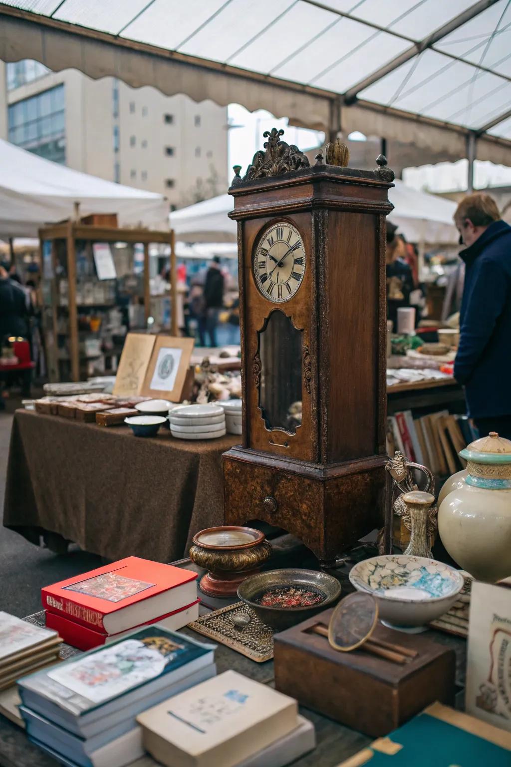 A focal point piece draws attention and anchors the booth.