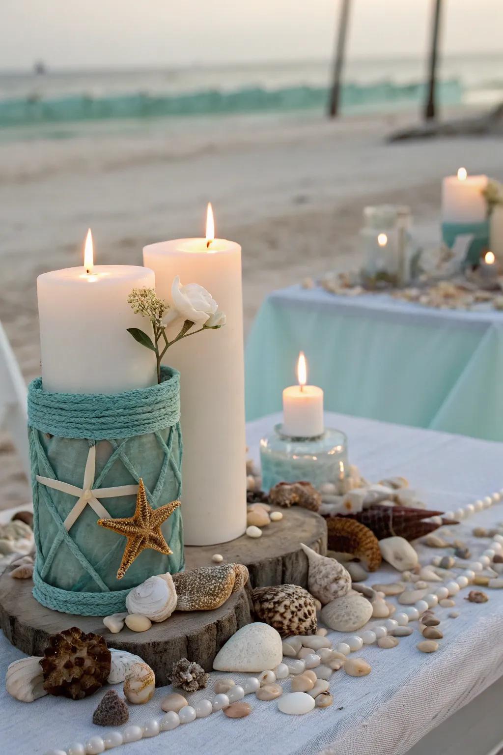 A coastal theme adds a cohesive element to this unity candle table.
