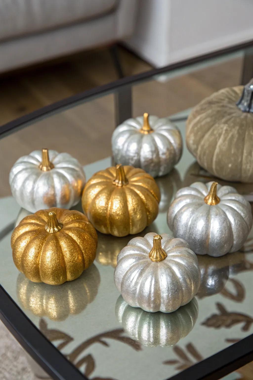 Metallic pumpkins gleam with elegance and sophistication.