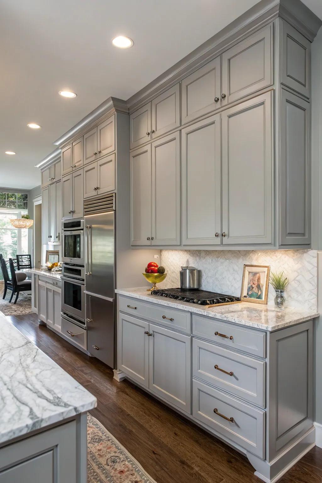 Two-tone designs offer a bold and modern look.