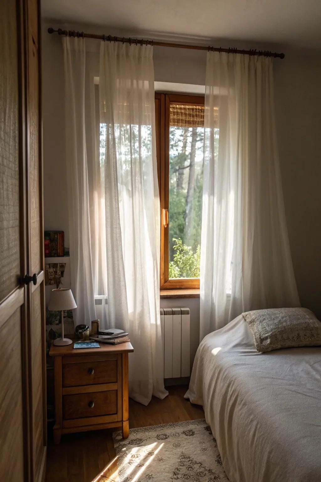 Light curtains soften the ambiance and enhance natural light.